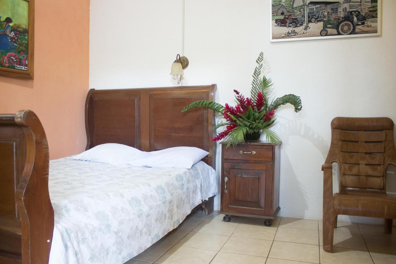 Hotel Rabin Itzam Lanquin Ngoại thất bức ảnh